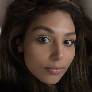 Meet your Posher, Desiree